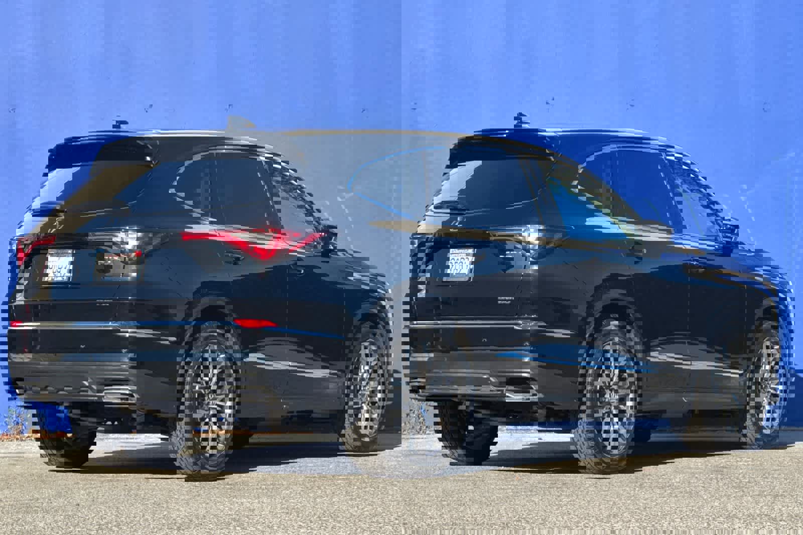 Used 2023 Acura MDX SH-AWD w/ Technology Package image 3