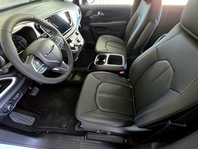 New 2026 Chrysler Pacifica Select image 20