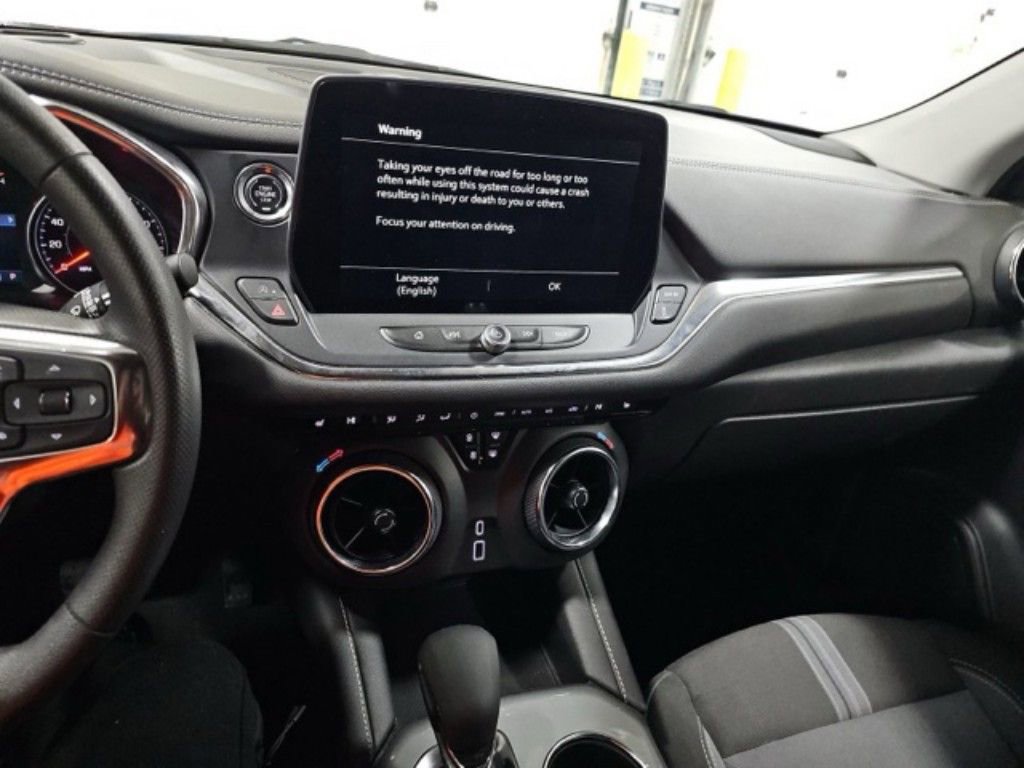 Used 2025 Chevrolet Blazer LT AWD/4WD image 14