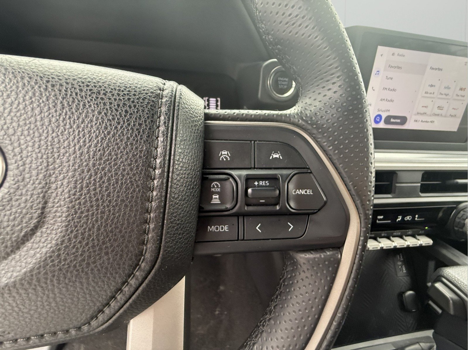 Used 2025 Toyota 4Runner SR5 AWD/4WD image 20