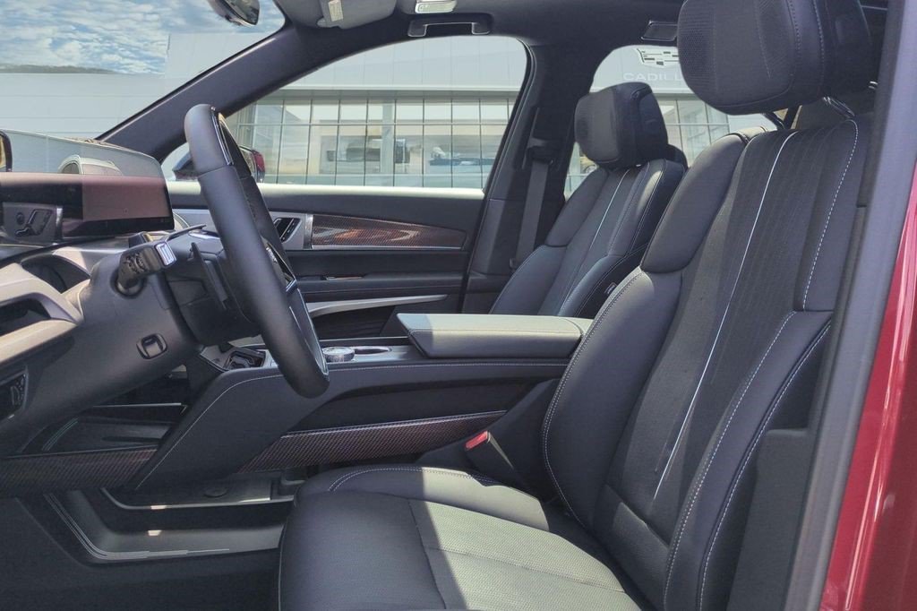 Certified 2026 Cadillac Vistiq Premium Luxury w/ LPO, Floor Liner Package AWD/4WD image 15