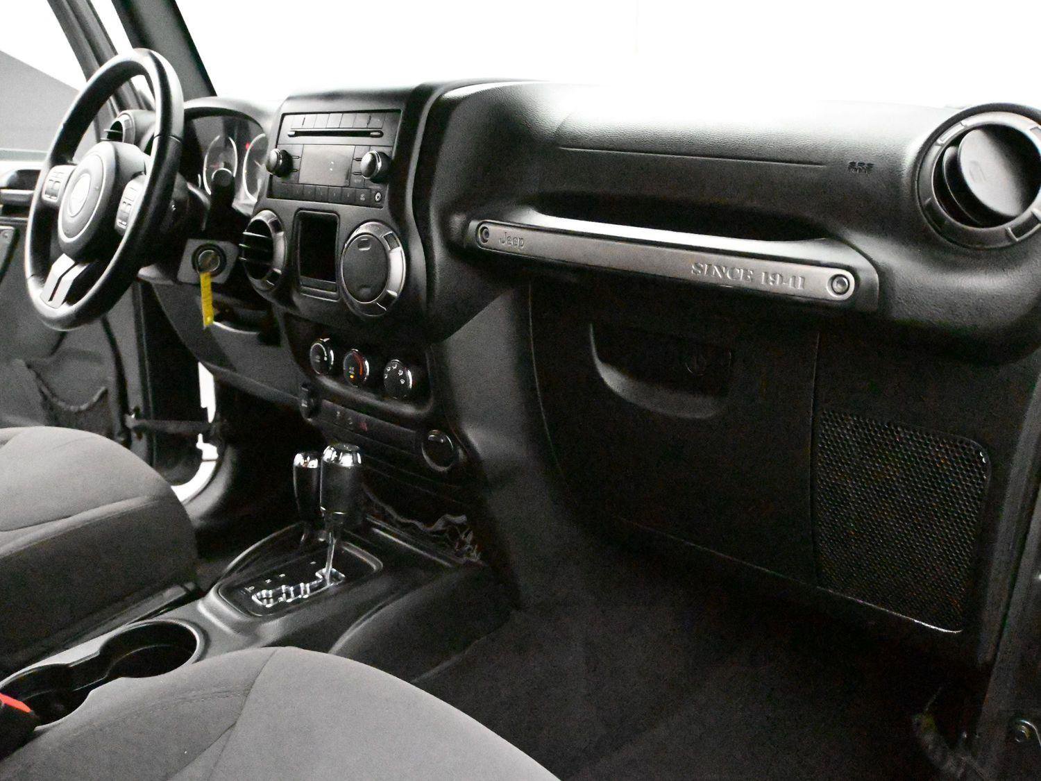 Used 2017 Jeep Wrangler Unlimited Sport w/ Connectivity Group AWD/4WD image 16