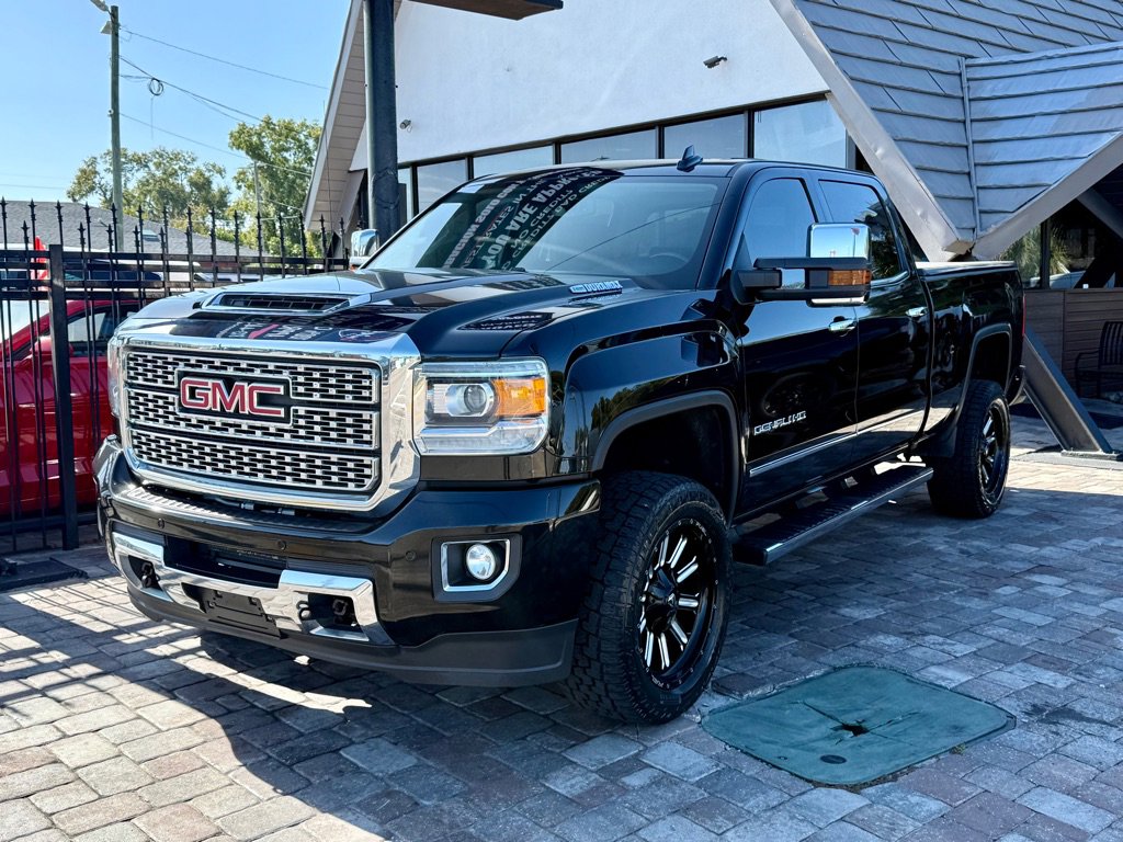 Used 2019 GMC Sierra 2500 Denali w/ Duramax Plus Package image 5
