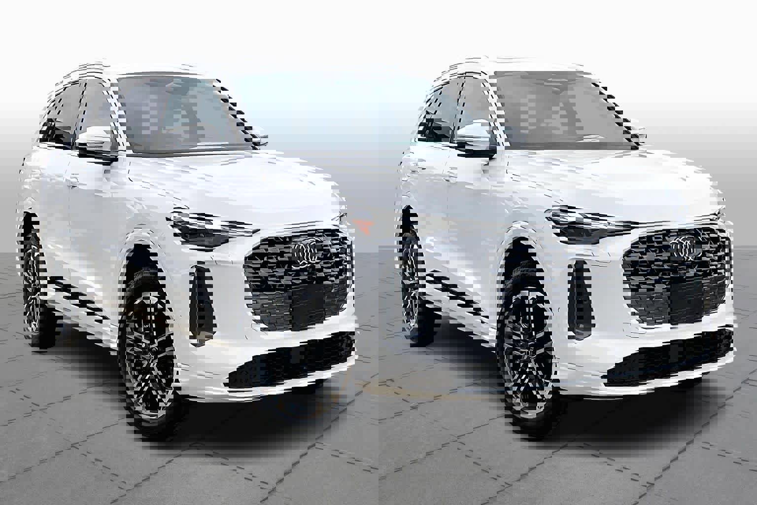 Used 2025 Audi Q5 Premium w/ Convenience Package image 2