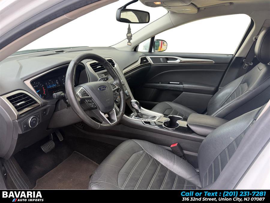 Used 2014 Ford Fusion SE w/ Equipment Group 202A FWD image 10