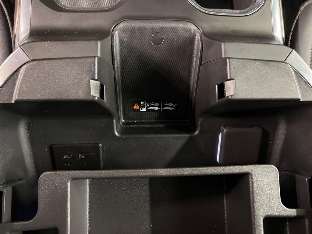 Used 2024 Chevrolet Silverado 1500 High Country w/ High Country Premium Package image 15