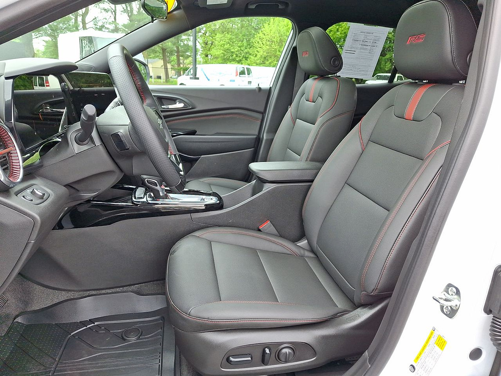 New 2026 Chevrolet Trax RS w/ Sunroof Package FWD image 14