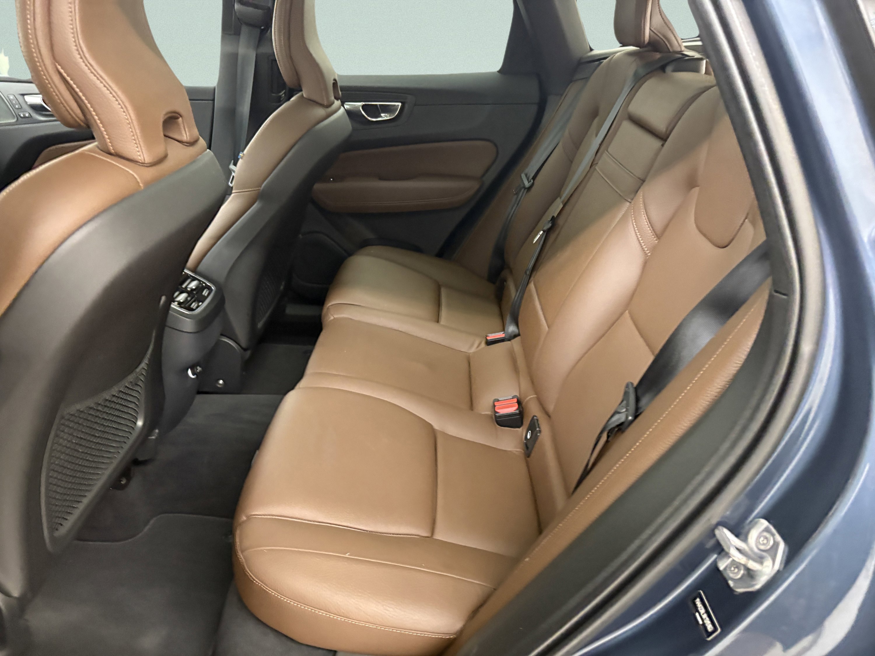 Used 2019 Volvo XC60 T6 Inscription image 11