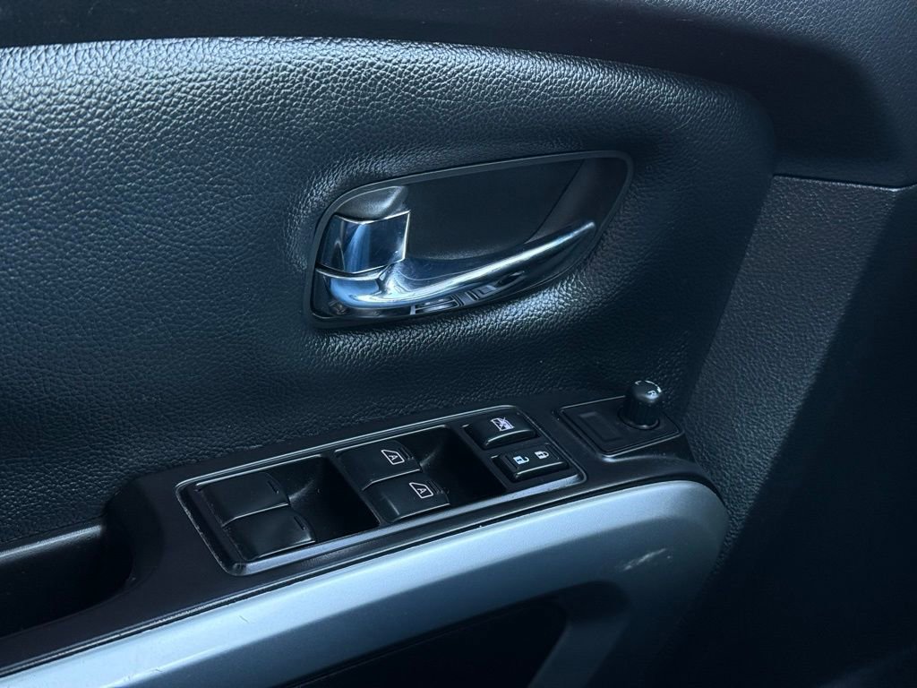 Used 2020 Nissan Titan SV w/ SV Convenience Package image 27