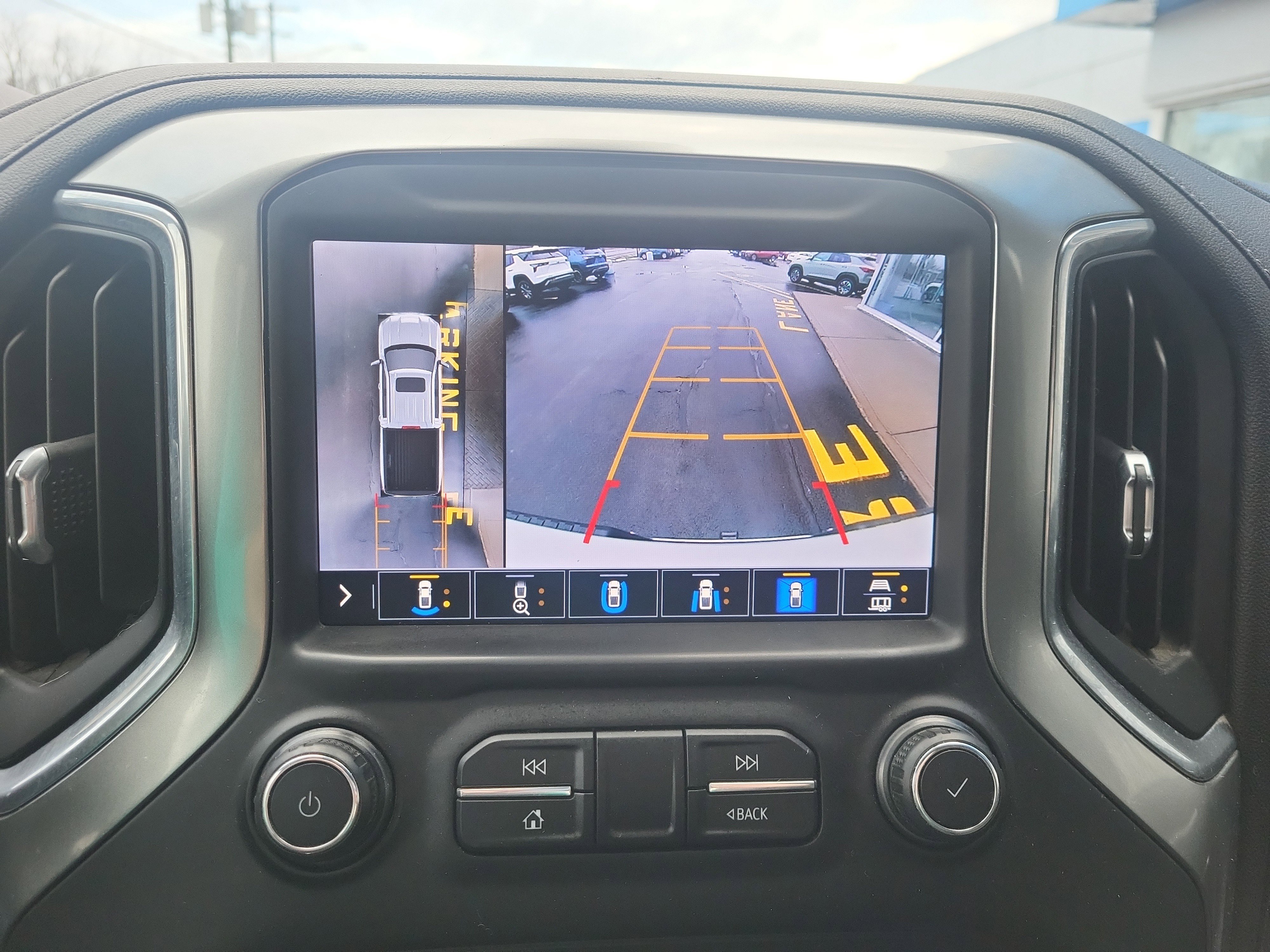 Certified 2021 Chevrolet Silverado 1500 LTZ w/ Technology Package image 10