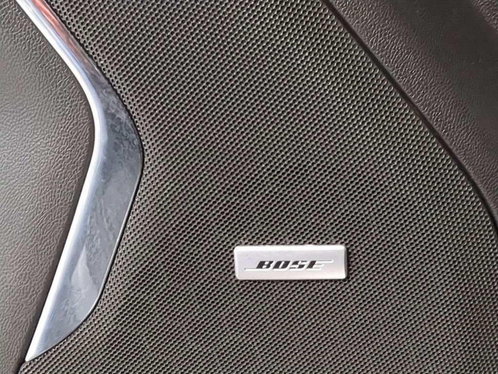 Used 2023 GMC Yukon XL SLT w/ SLT Premium Package image 29