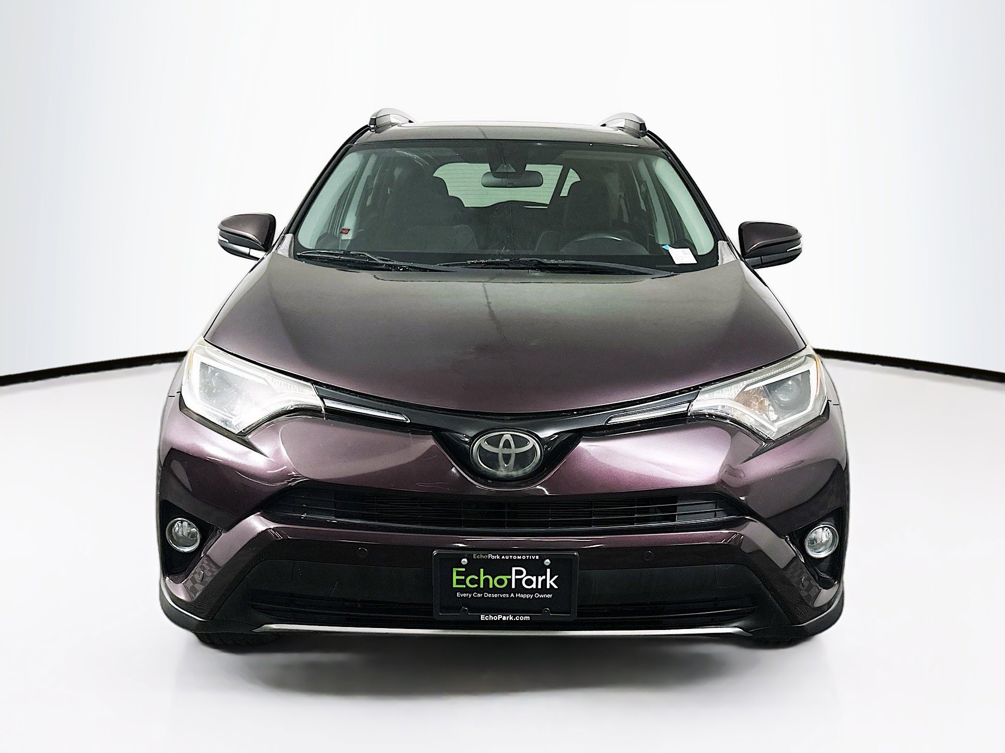 Used 2018 Toyota RAV4 XLE FWD image 2
