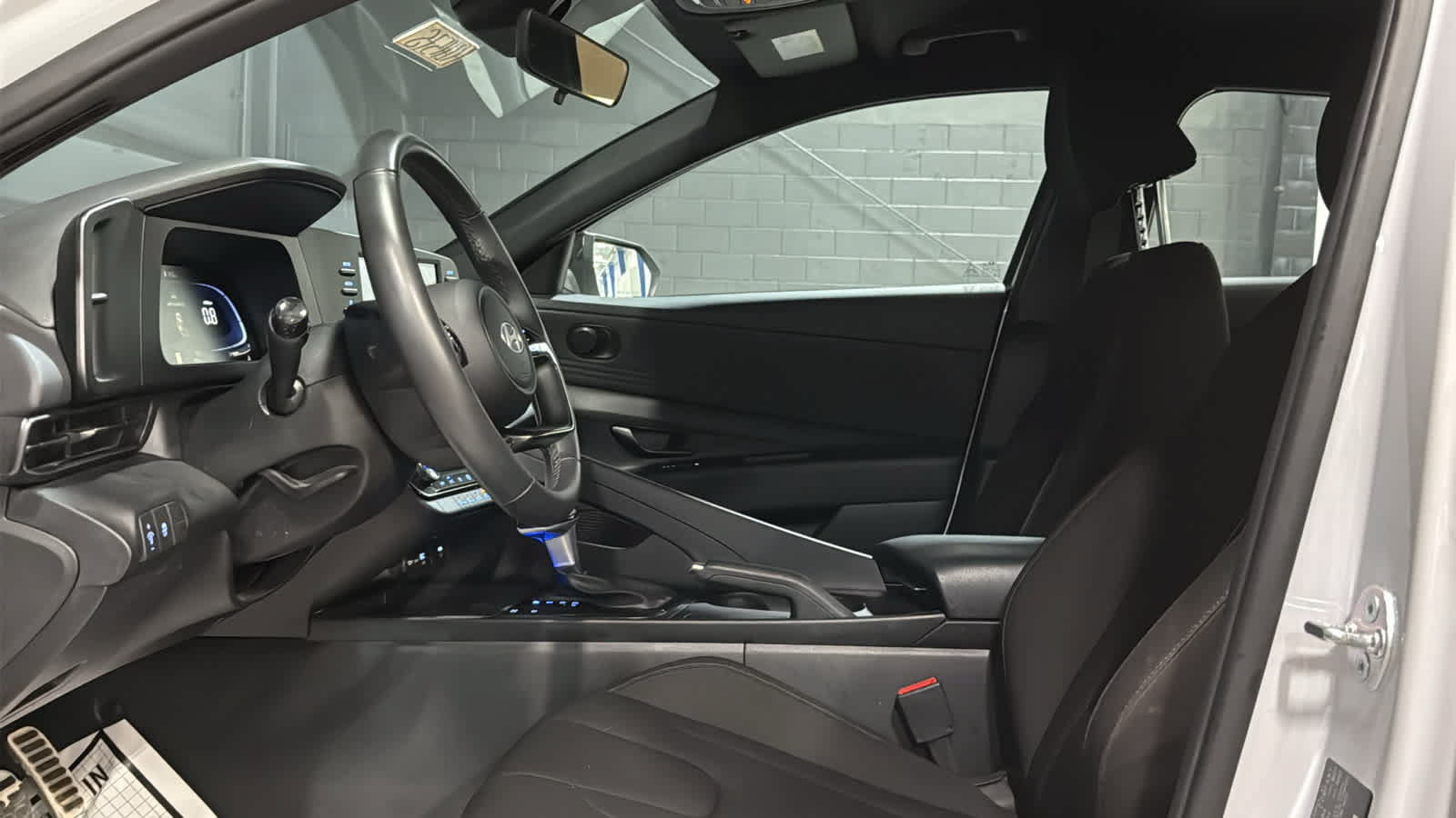 Used 2025 Hyundai Elantra Sport FWD image 10
