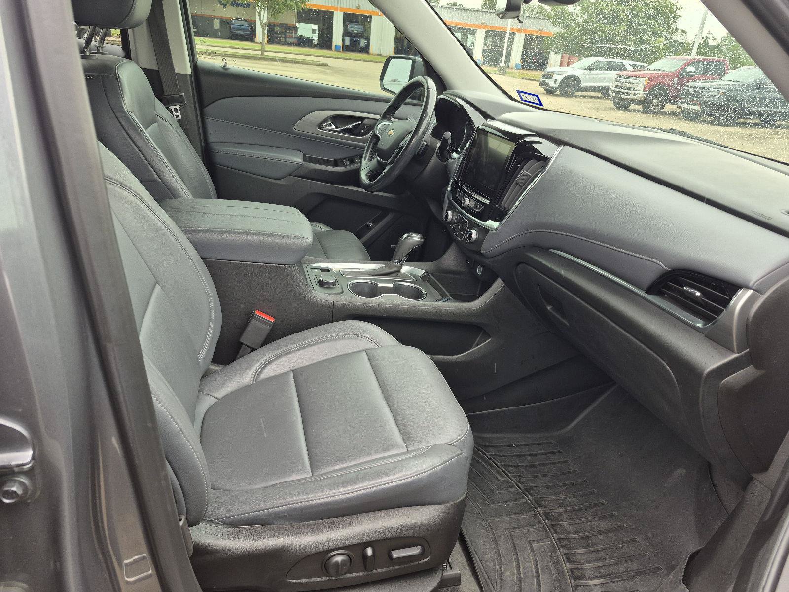 Used 2019 Chevrolet Traverse LT w/ LT Premium Package FWD image 9