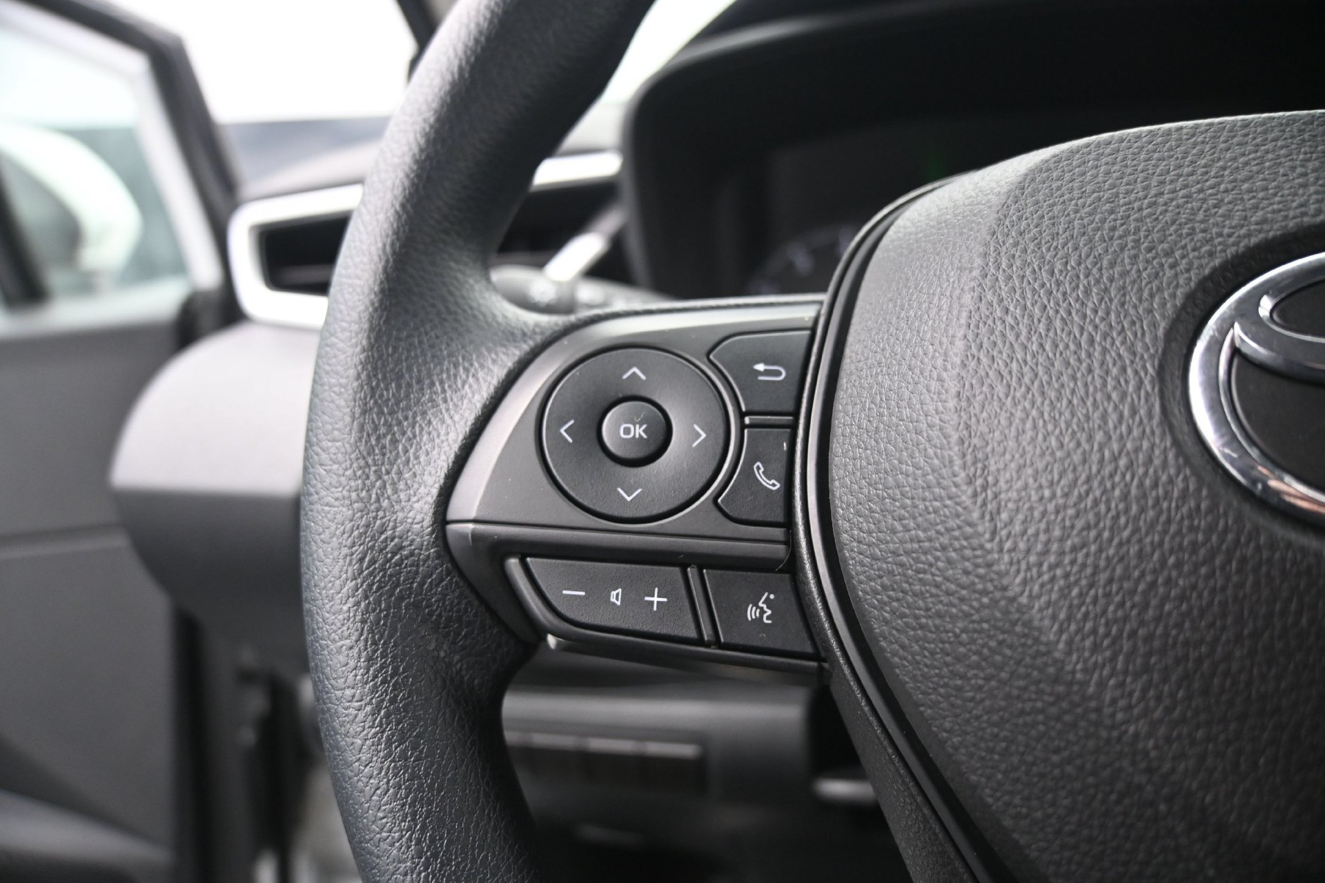 Used 2024 Toyota Corolla LE FWD image 20