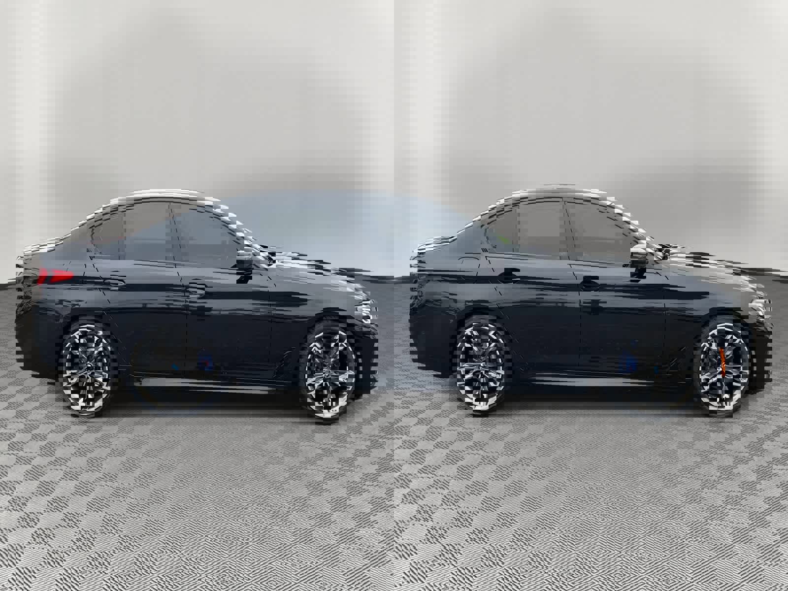 Used 2021 BMW M550i xDrive w/ Executive Package image 4