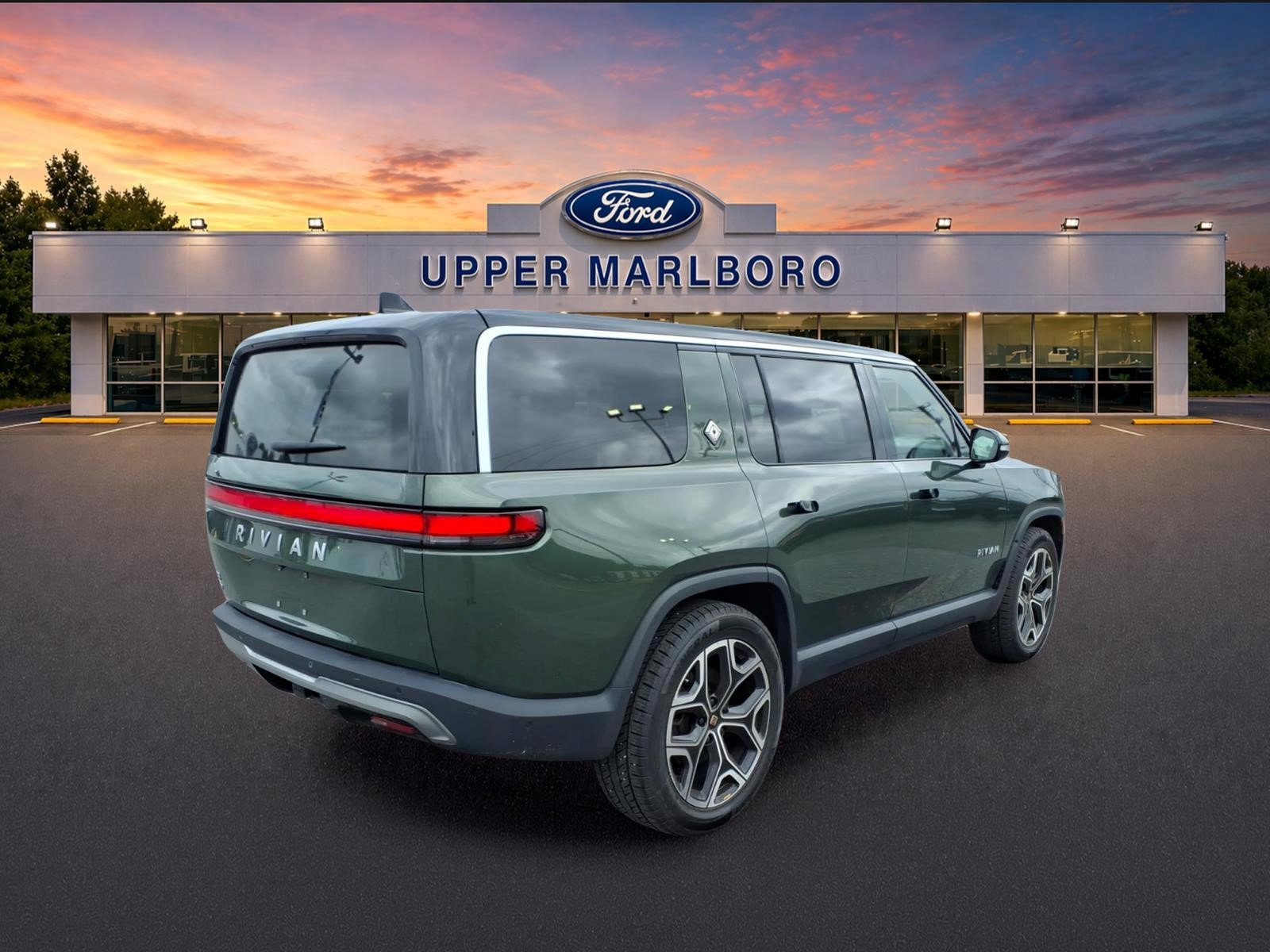 Used 2024 Rivian R1S Adventure Dual AWD/4WD image 6
