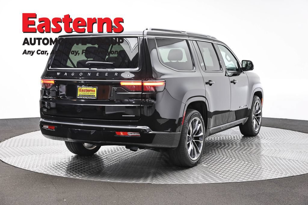 Used 2024 Jeep Wagoneer Series III w/ Premium Group I AWD/4WD image 5