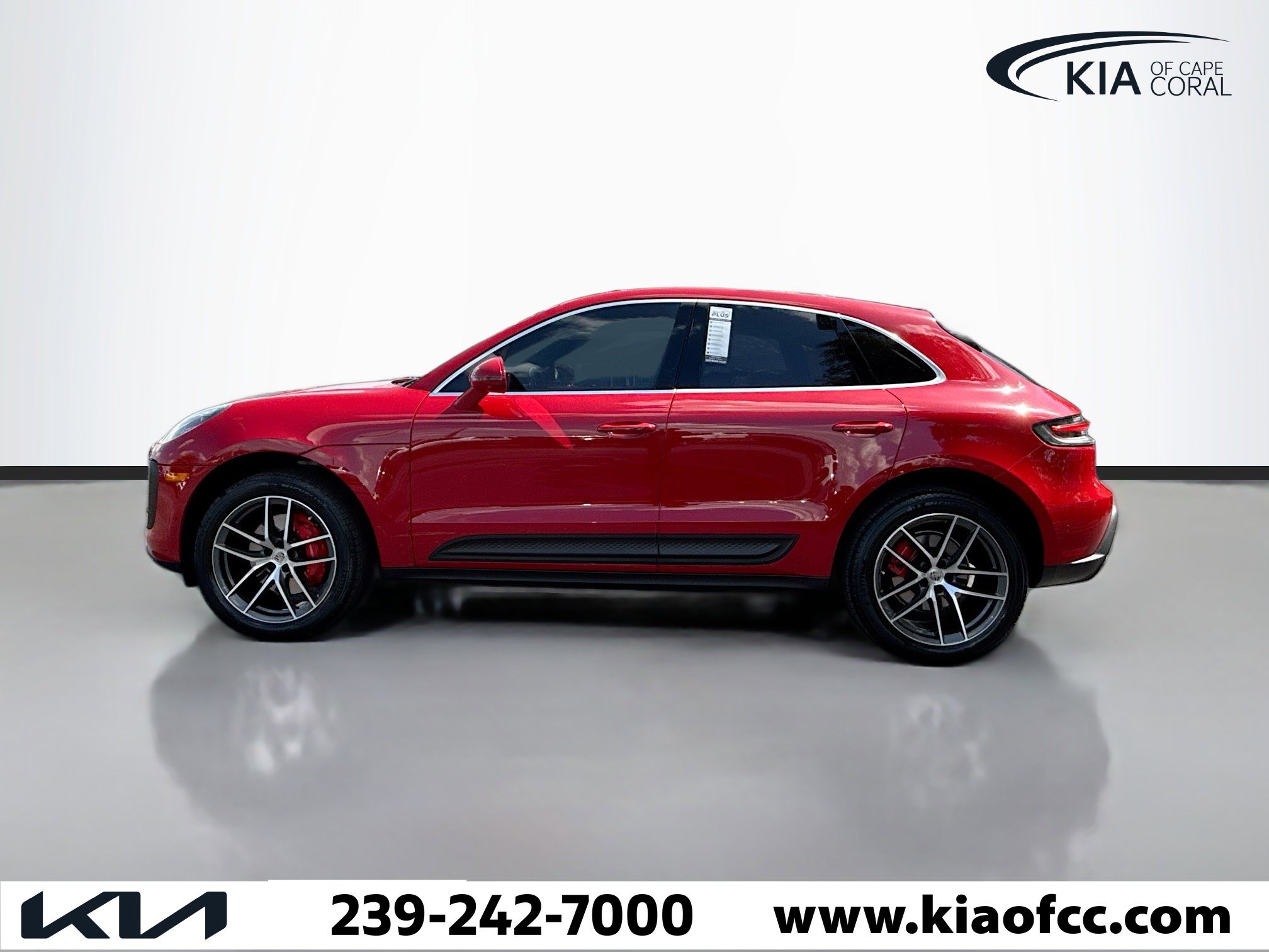 Used 2023 Porsche Macan S image 3