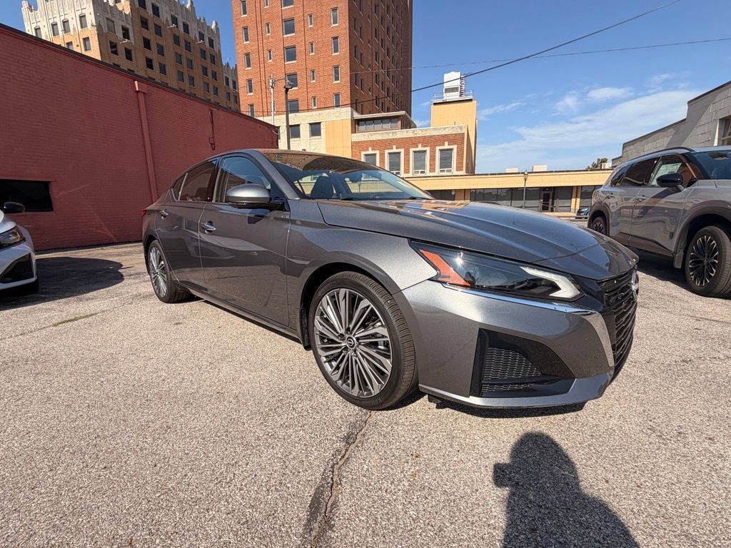 Certified 2025 Nissan Altima 2.5 SL FWD image 10