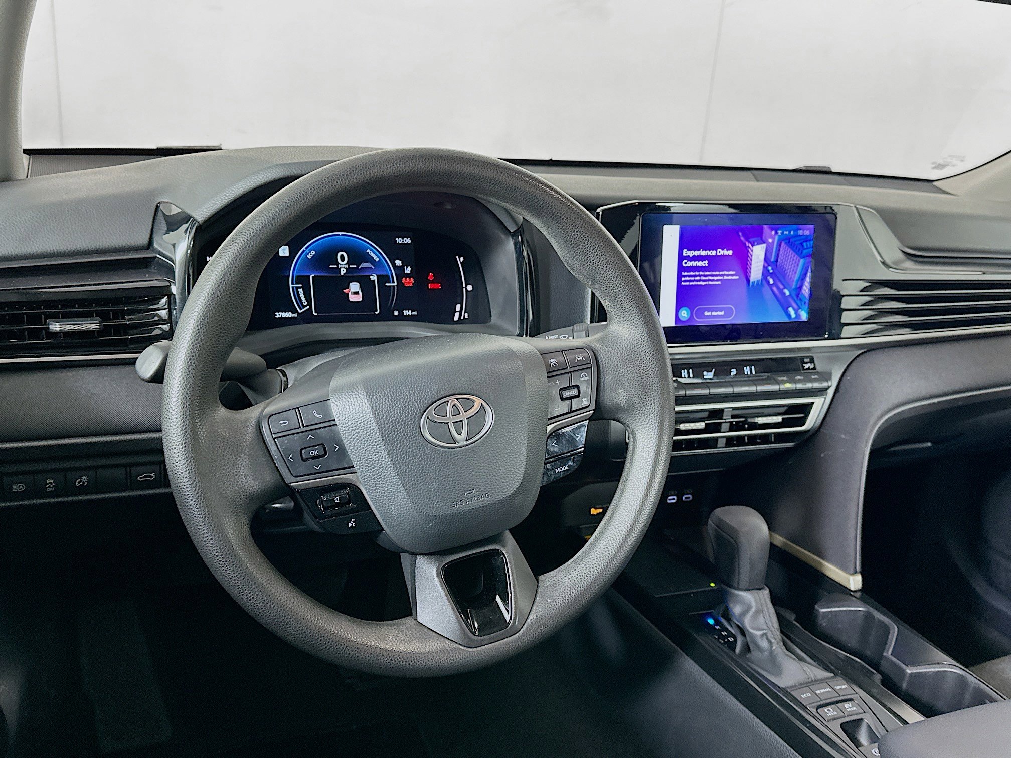 Used 2025 Toyota Camry LE image 18