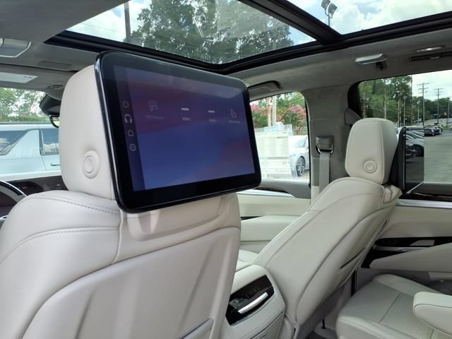New 2026 Cadillac Escalade Platinum Luxury w/ LPO, Radiant Package AWD/4WD image 8