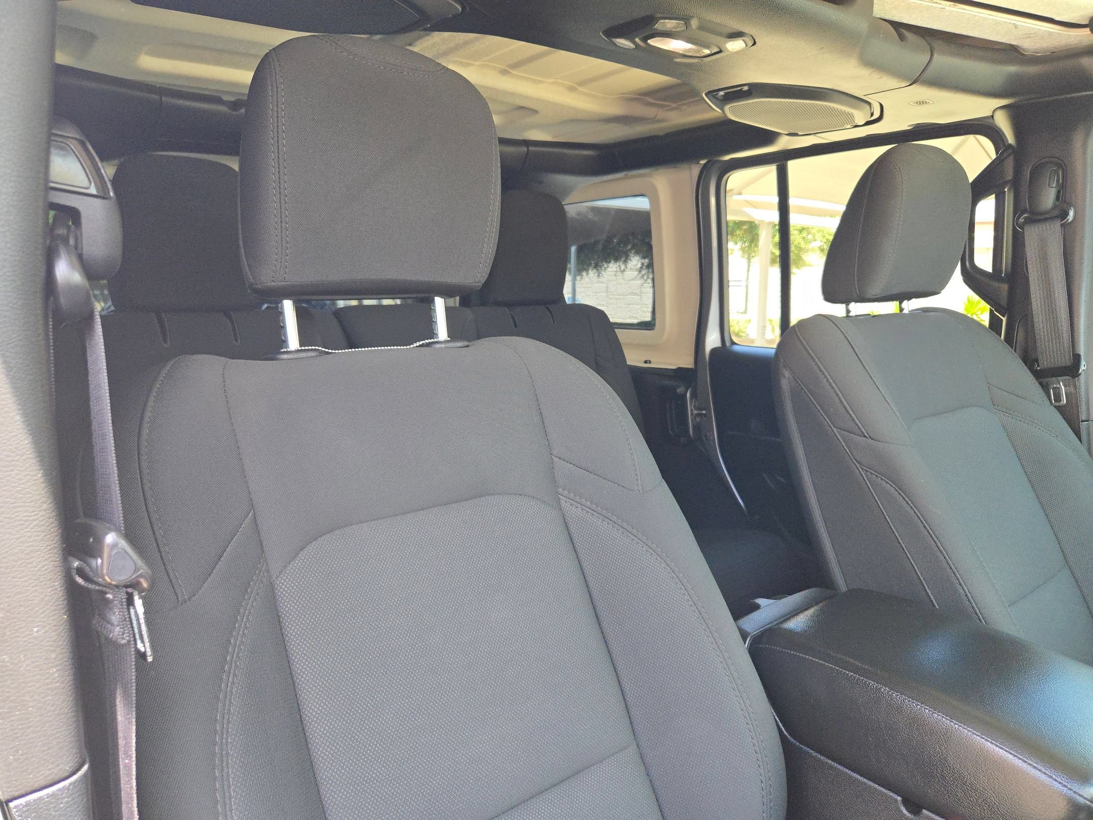 Used 2018 Jeep Wrangler Unlimited Sport S AWD/4WD image 29