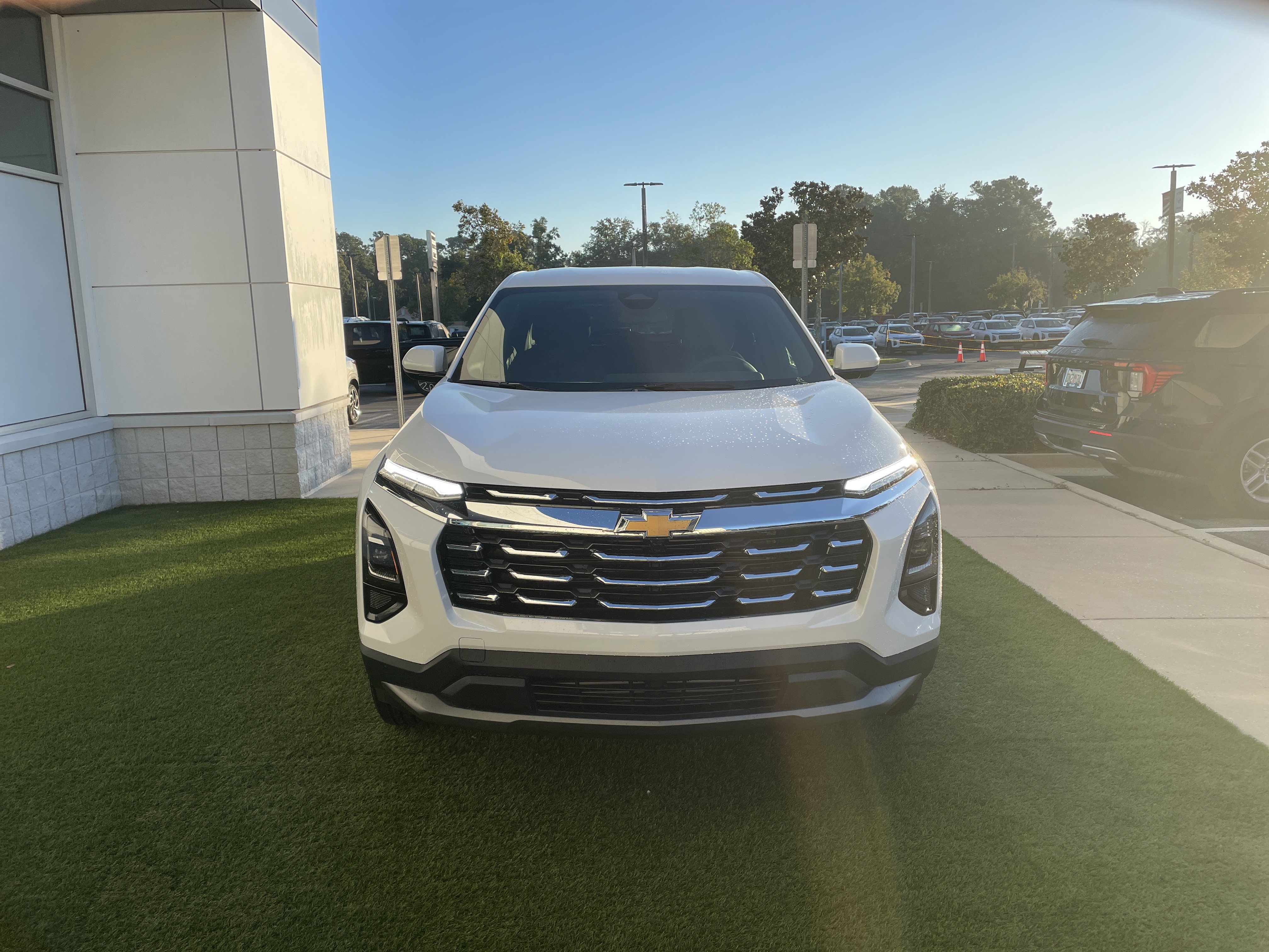 New 2026 Chevrolet Equinox LT image 2
