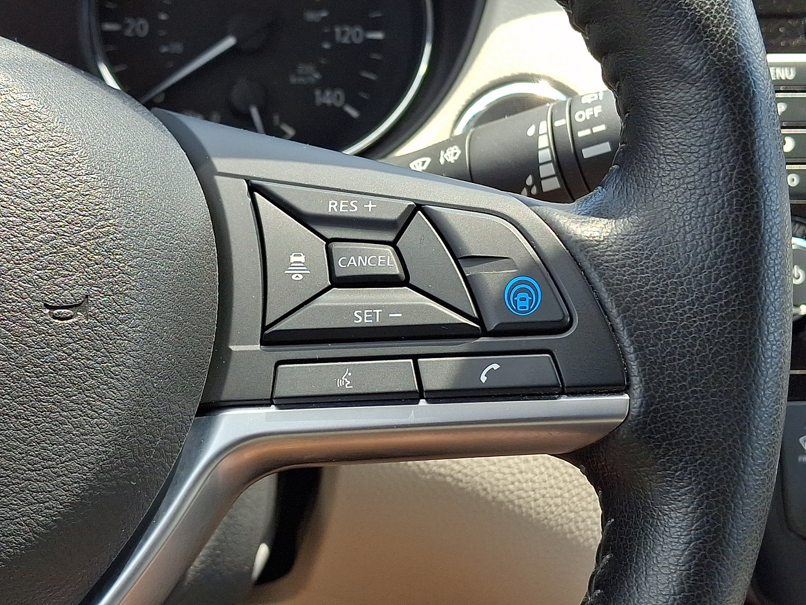 Certified 2022 Nissan Rogue Sport SL AWD/4WD image 22