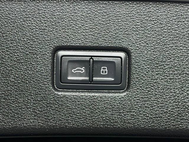 Used 2022 Audi SQ5 Prestige image 15