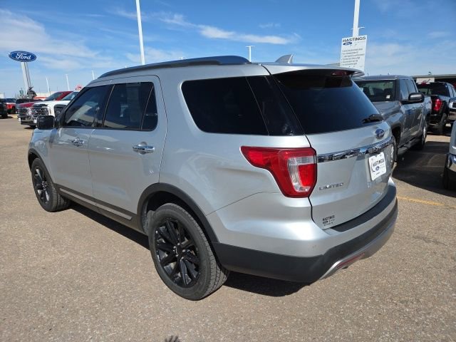 Used 2017 Ford Explorer Limited image 3
