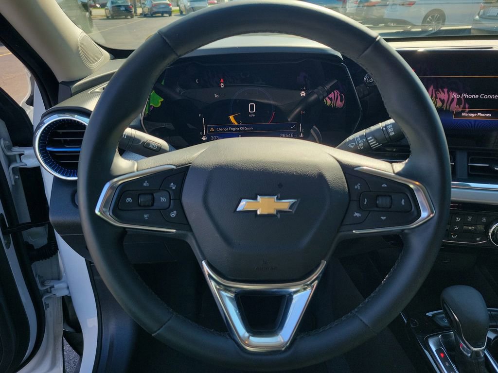 Certified 2025 Chevrolet Trax LT w/ LT Convenience Package FWD image 23