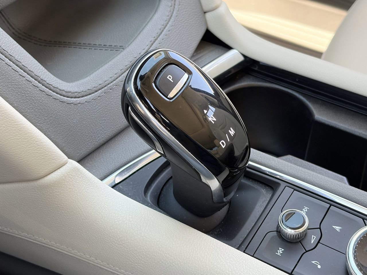 Used 2020 Cadillac XT6 Premium Luxury FWD image 29