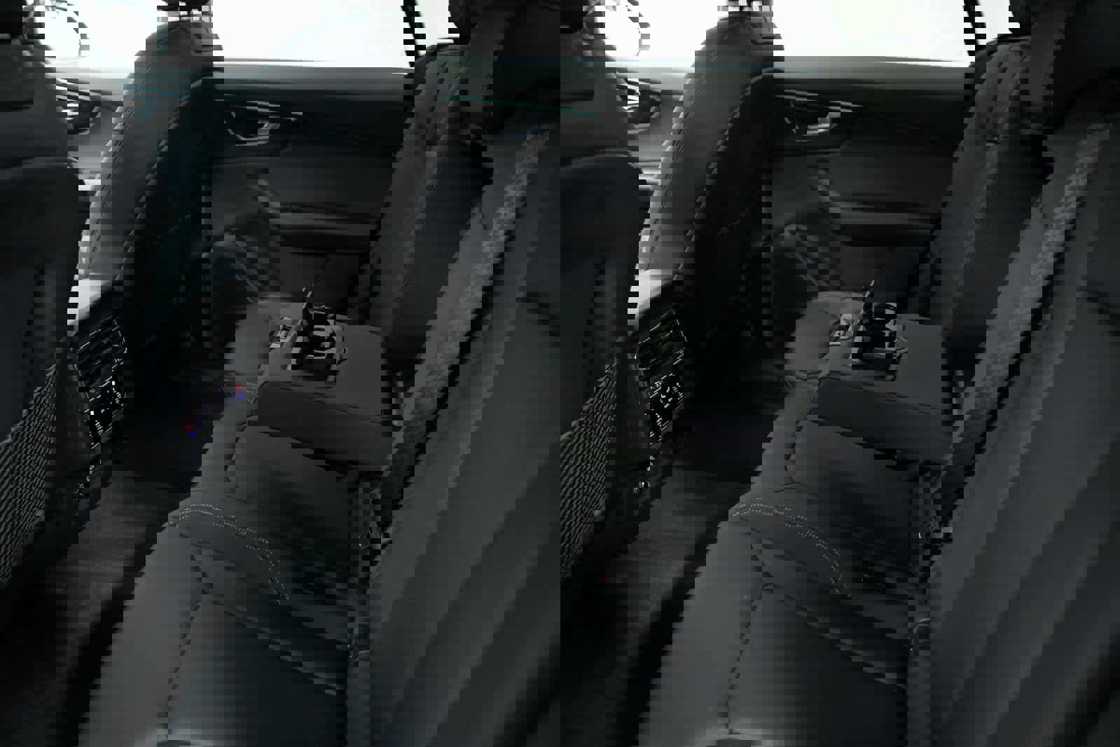 Used 2022 Audi Q8 Premium Plus image 25