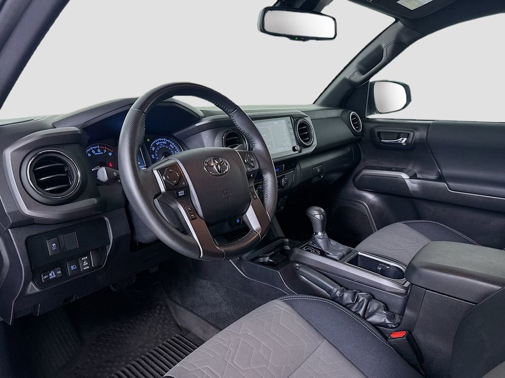 Used 2022 Toyota Tacoma TRD Off-Road w/ Technology Package AWD/4WD image 10