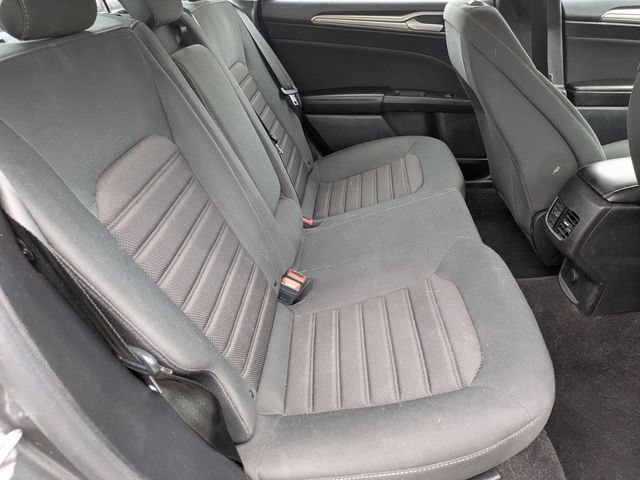 Used 2020 Ford Fusion SE FWD image 26