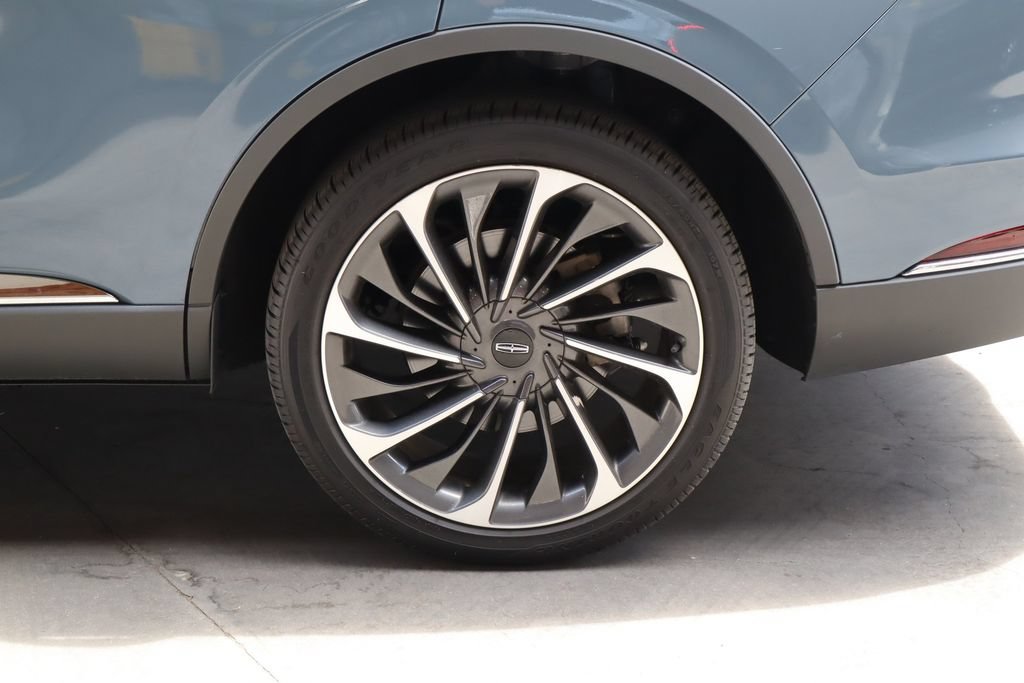 Used 2025 Lincoln Aviator Reserve w/ Equipment Group 201A AWD/4WD image 16