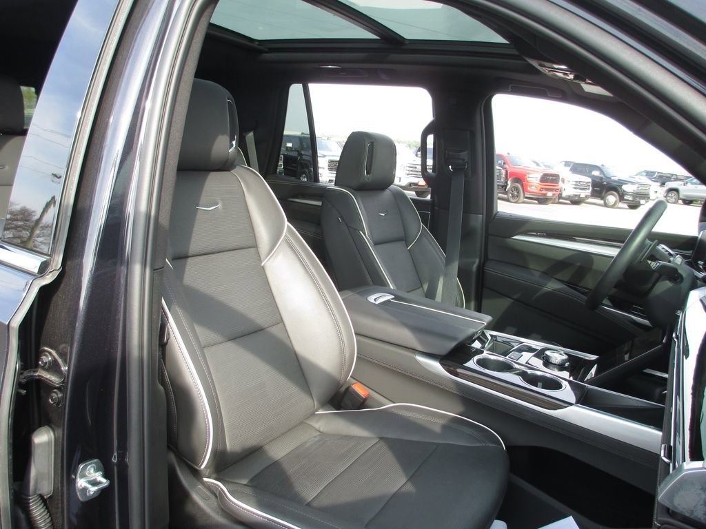 Used 2025 Cadillac Escalade Premium Luxury w/ Touring Package image 24