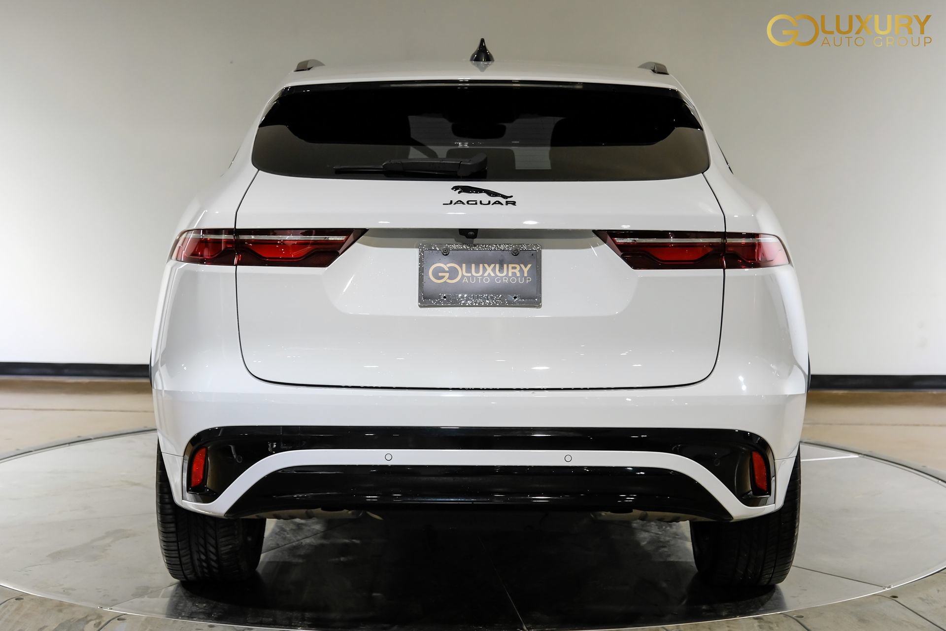 Used 2024 Jaguar F-PACE R-Dynamic S AWD/4WD image 11