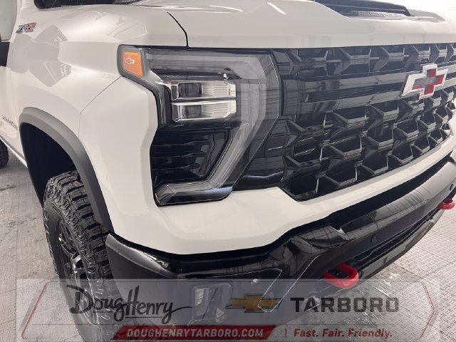 New 2026 Chevrolet Silverado 2500 ZR2 AWD/4WD image 10