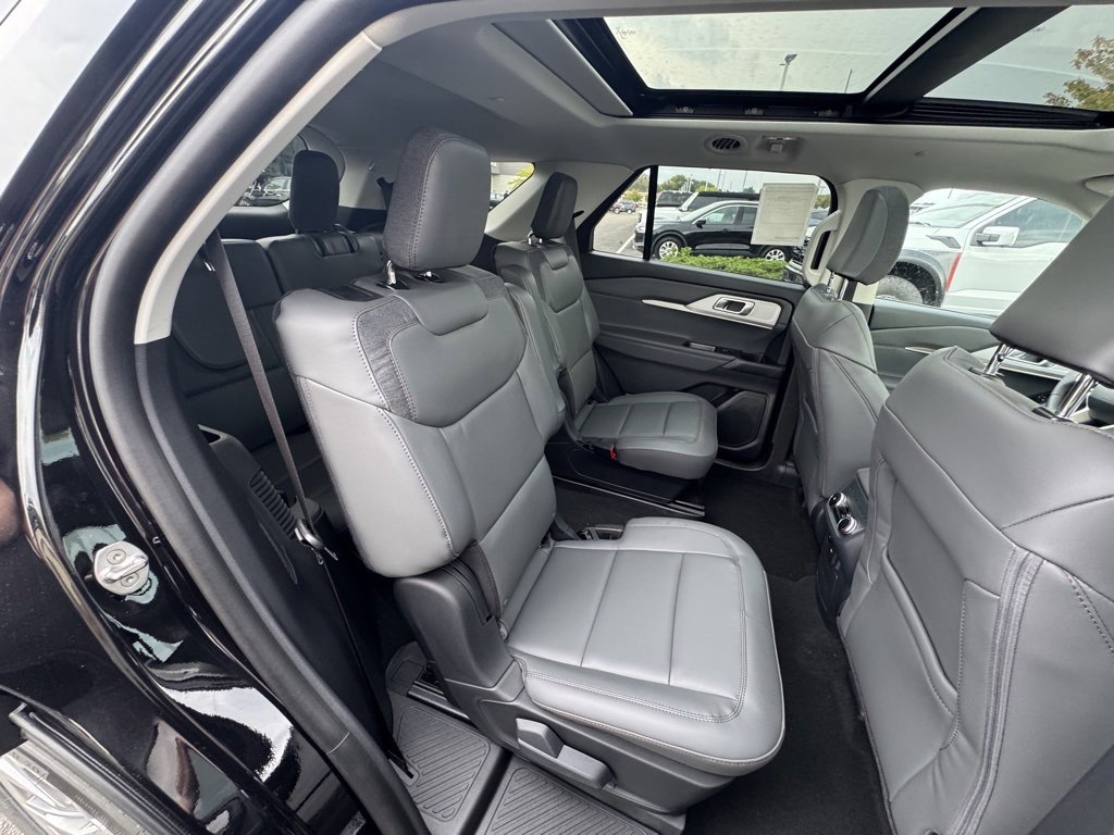 New 2025 Ford Explorer Active w/ Active Comfort Package image 19