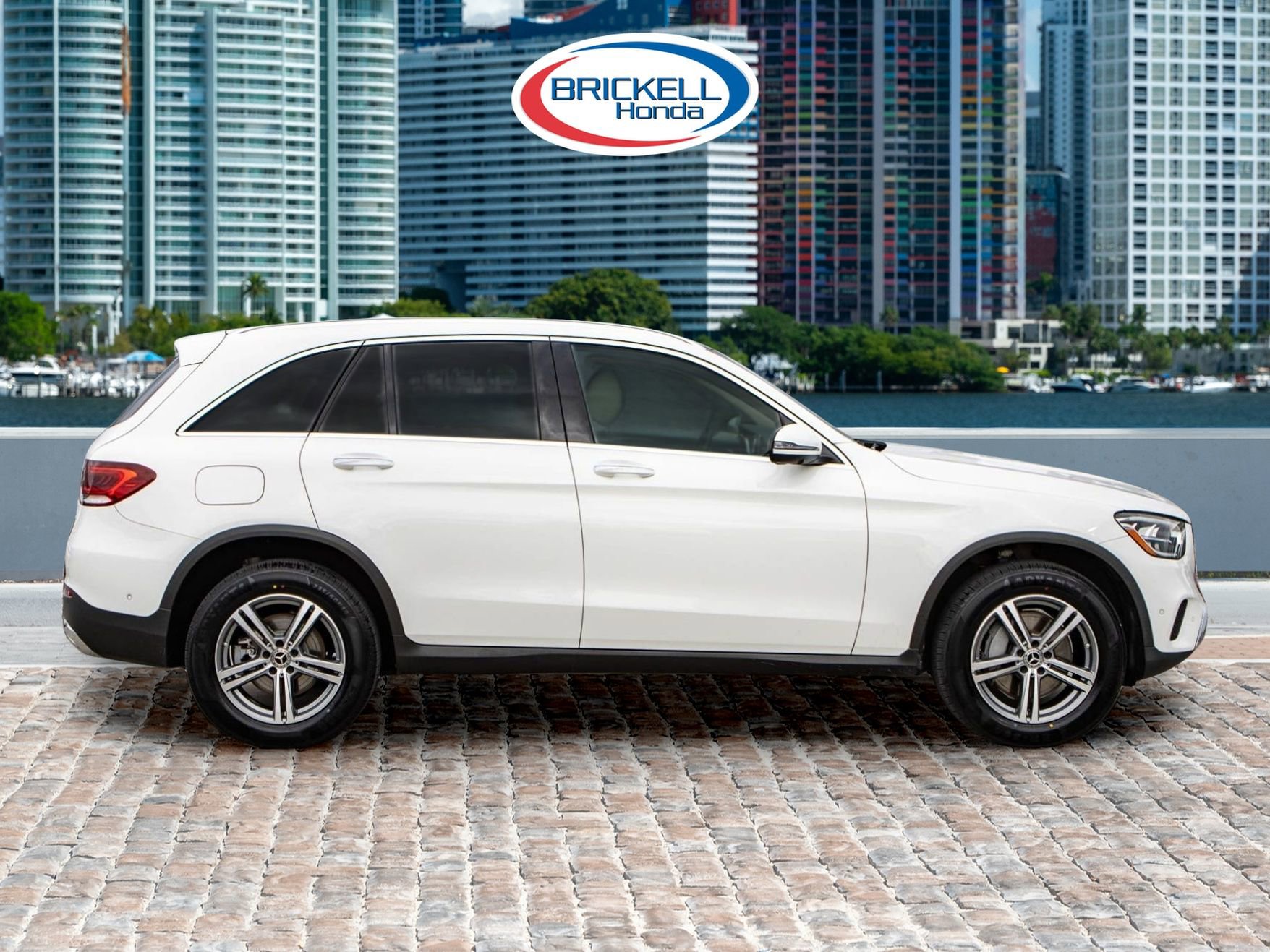 Used 2021 Mercedes-Benz GLC 300 w/ Premium Package image 4