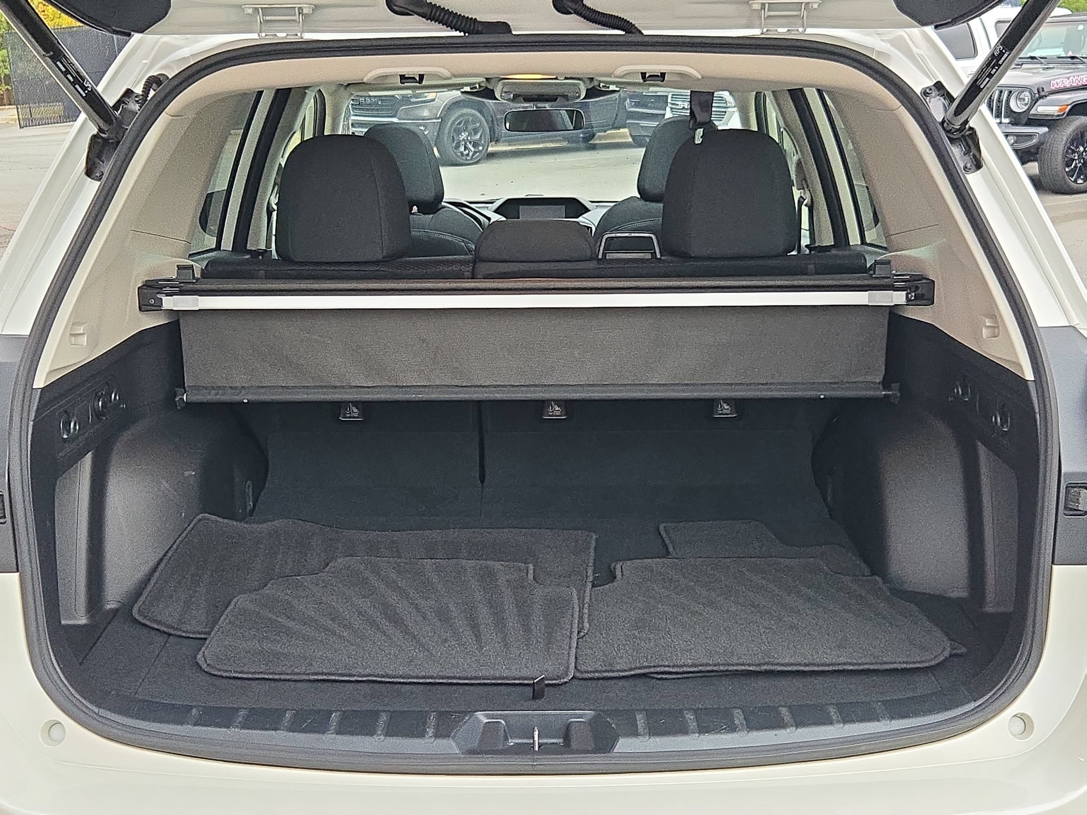 Used 2024 Subaru Forester Premium AWD/4WD image 19