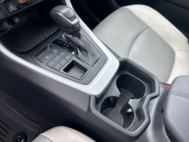Used 2021 Toyota RAV4 XLE Premium image 29