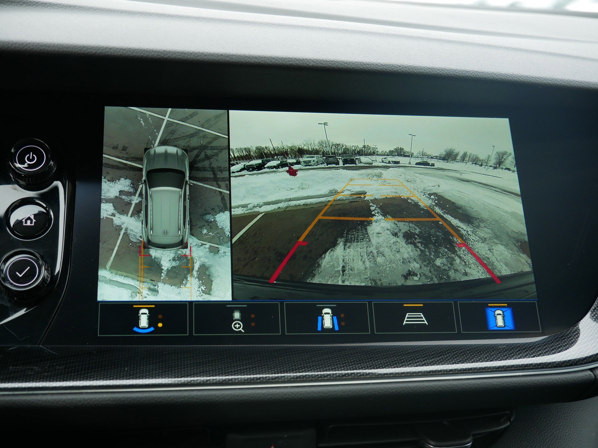 Used 2023 Buick Envision Essence w/ Technology Package I image 26