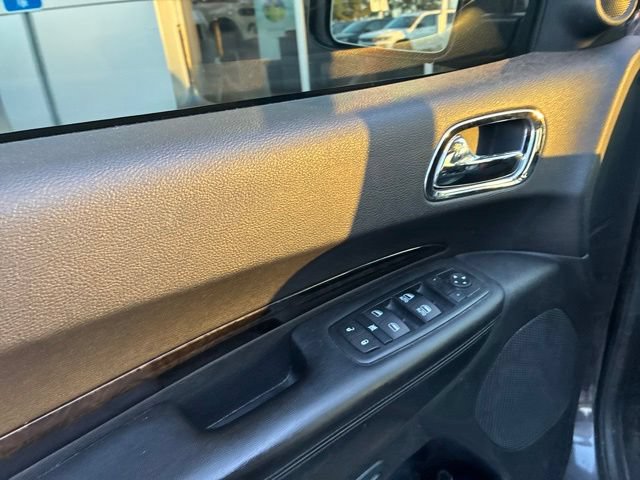 Used 2016 Dodge Durango Limited w/ Nav & Power Liftgate Group AWD/4WD image 16