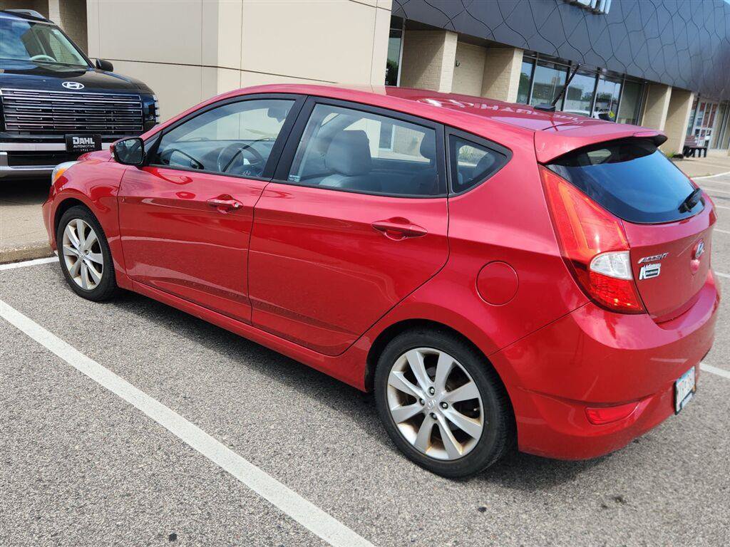 Used 2014 Hyundai Accent SE FWD image 5