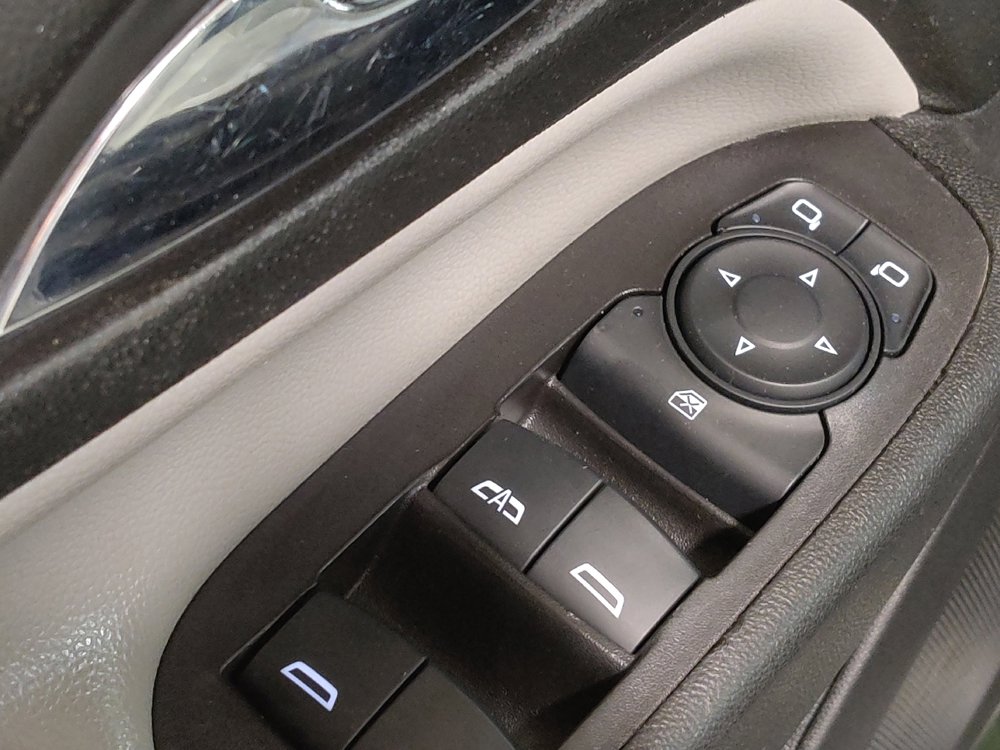 Used 2018 Chevrolet Equinox LS image 27