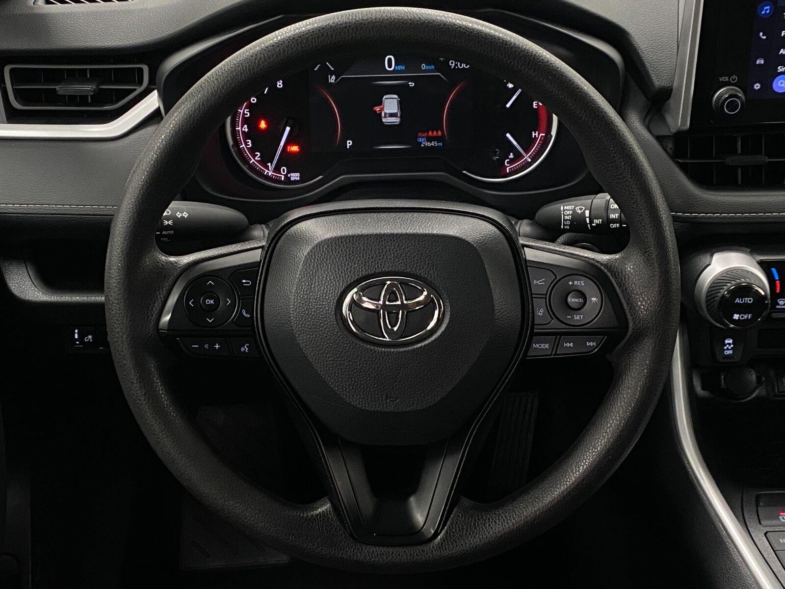 Used 2025 Toyota RAV4 XLE AWD/4WD image 14