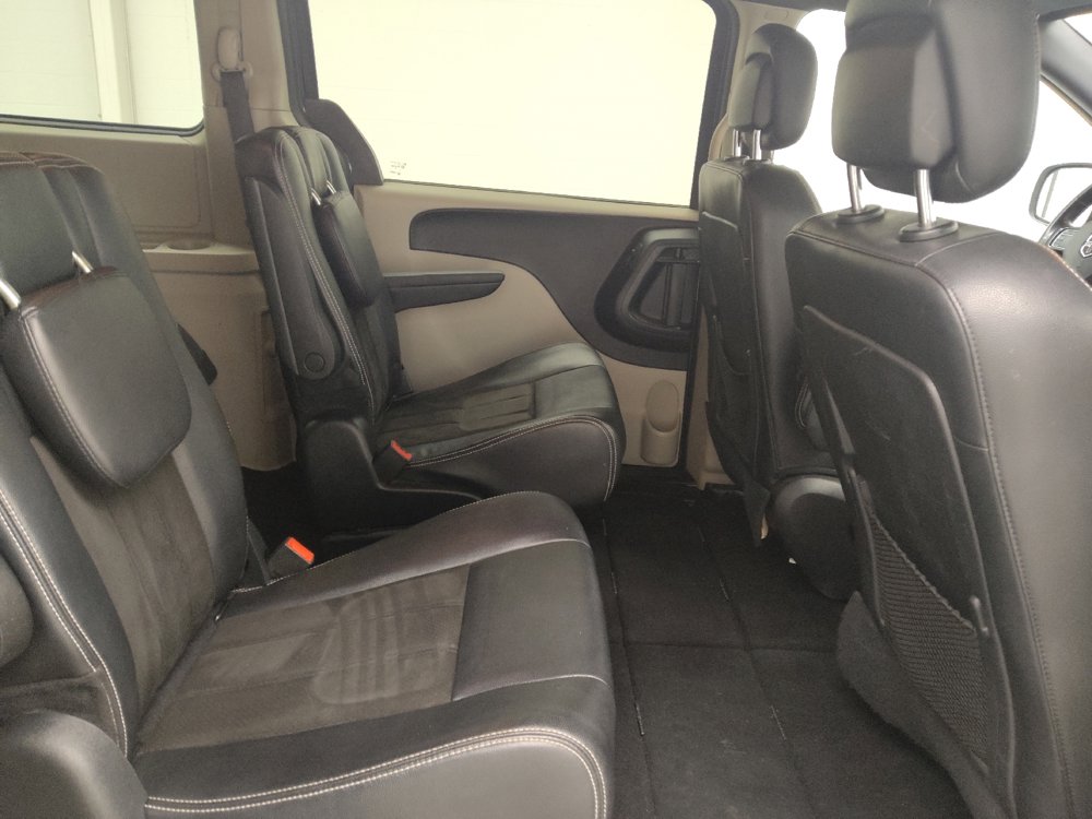 Used 2020 Dodge Grand Caravan SXT image 19